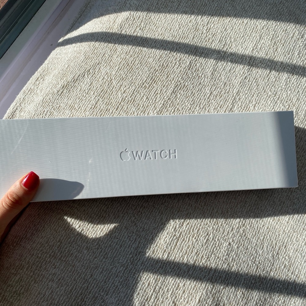 Apple Watch Series 5 40mm SEALED still in box